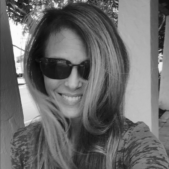 Meet your Posher, Melissa - Picture 2 of 2